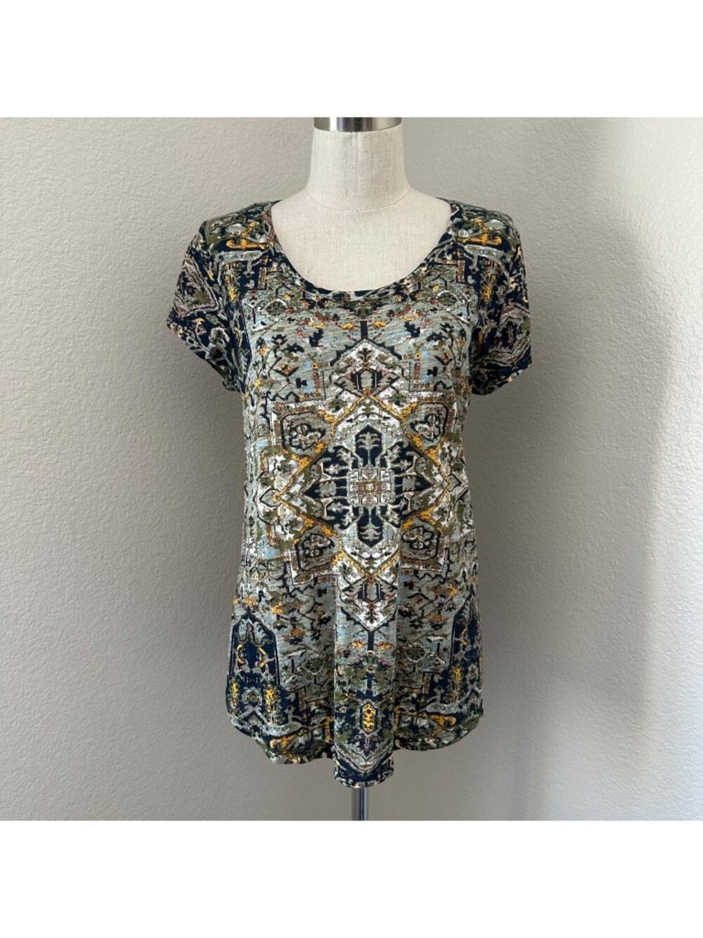 Lucky Brand Tapestry Print Tee Shirt Scoop Neck Cap Sleeve M